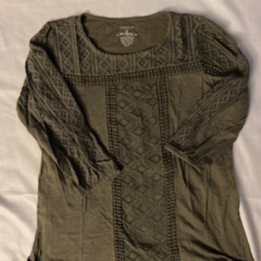 Sonoma brand woman’s shirt